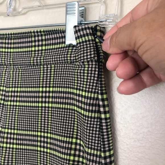 Urban Outfitters Plaid Slim Fit Flare Leg Pants Size US 0/UK 4 - Picture 3 of 15